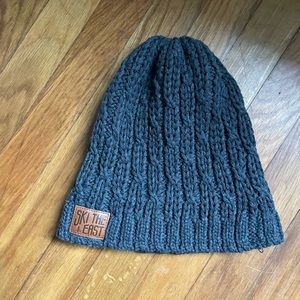 Ski the East fleece beanie